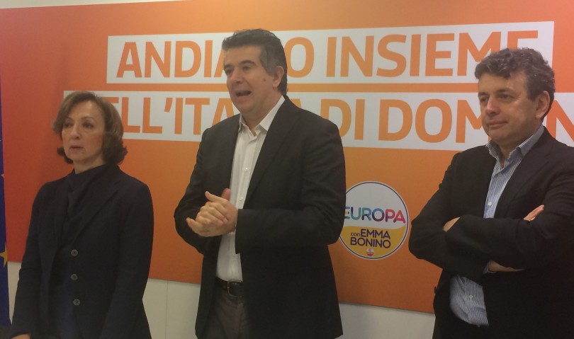 Daniele Manca inaugura la sede Pd: “Chi vota fuori dalla coalizione avvantaggia le destre”